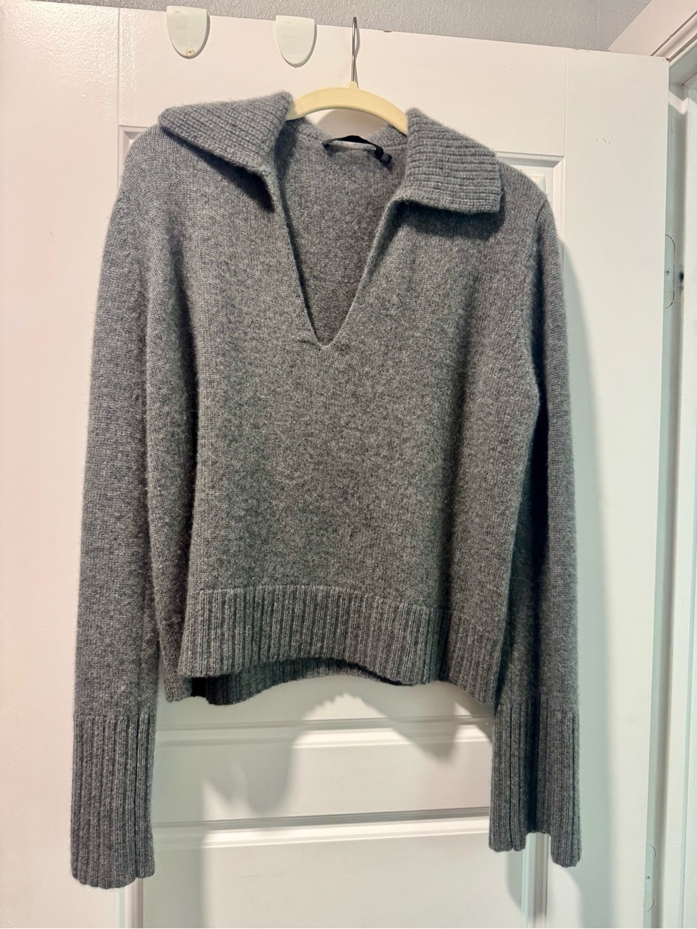 Jenni Kayne Frances V-Neck Collared Women's Sweater in Gray